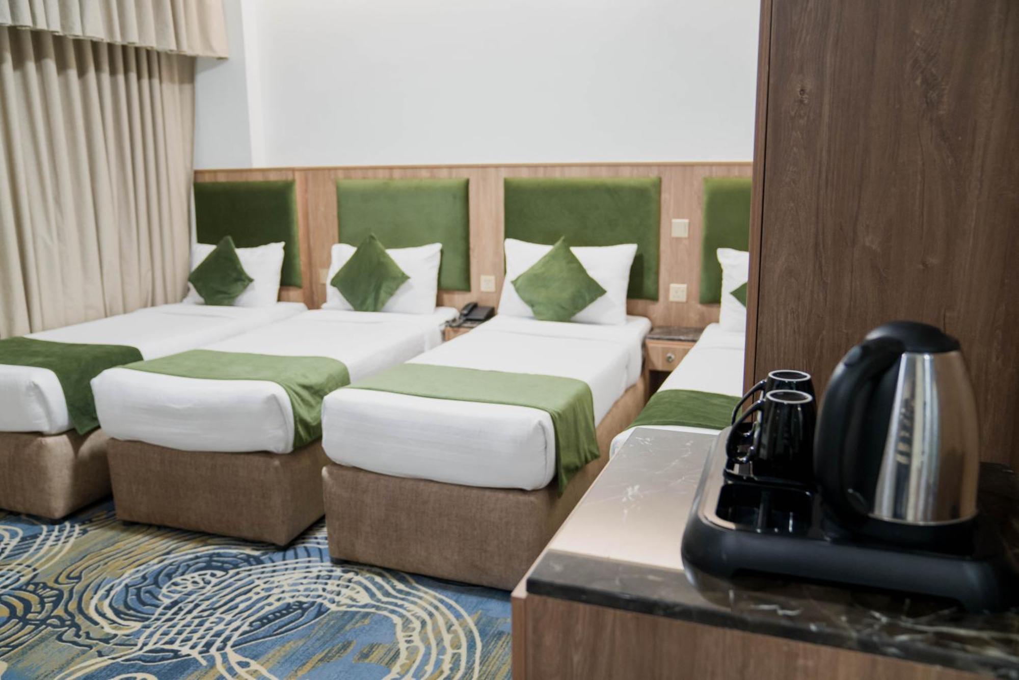 Hotel Hayah Plaza *